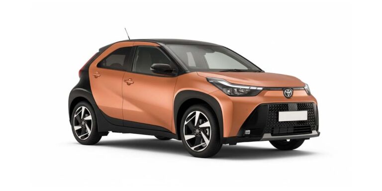 TOYOTA AYGO X Ibrida