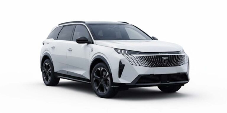 PEUGEOT 5008 Ibrida